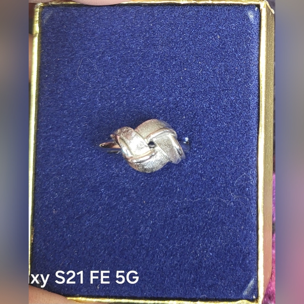 Vintage Avon French Twiat Ring New In Package